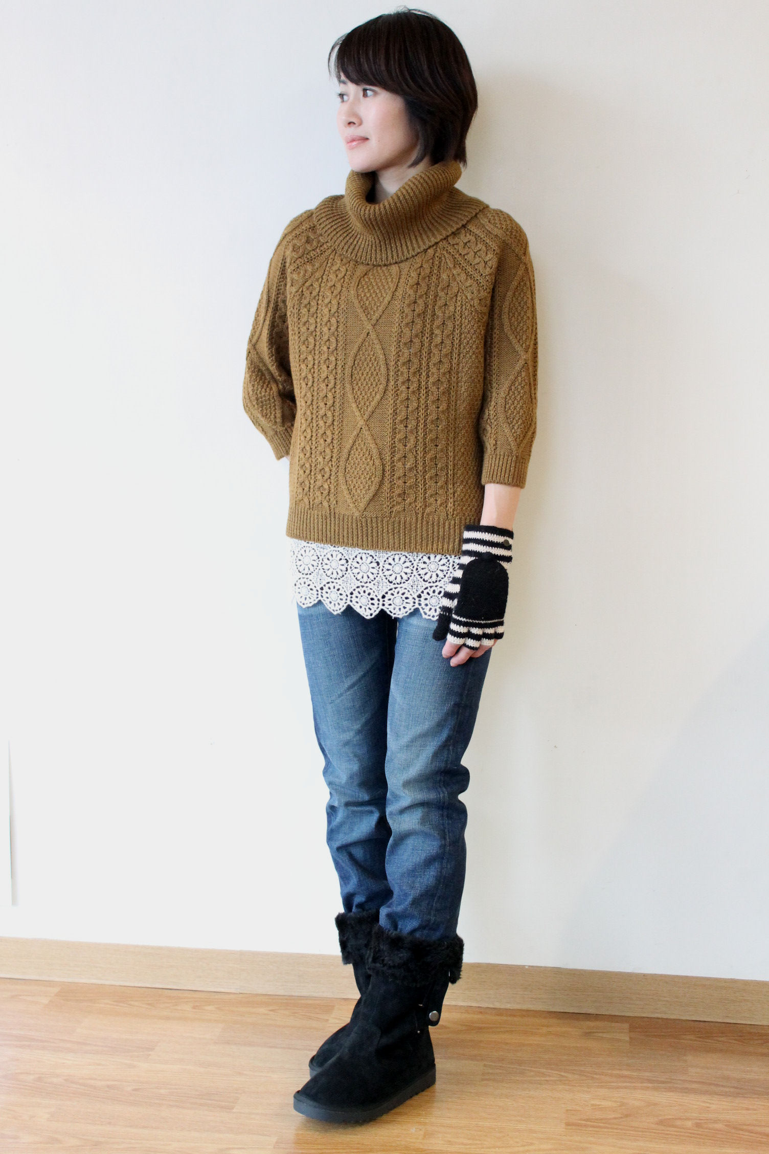 Yangany(ヤンガニー）オフタートル７分袖ケーブル編みセーター