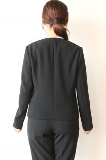 Yangany（ヤンガニー）ノーカラーショートジャケット（セットアップ