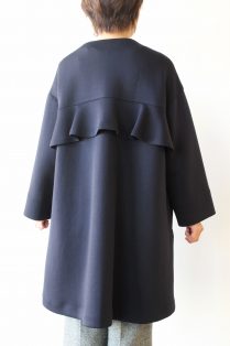 ソーノ(SONO）バックフリルマシュマロコート／ネイビー - 26,400円