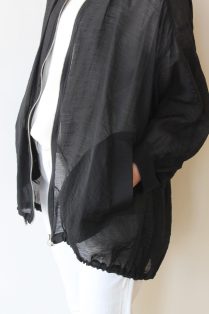 新品 アンナケリー シアーサテンパーカー ジャケット・アウター