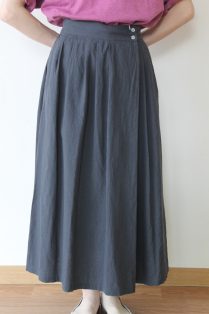 chambre de charme デイジー刺繍 リネンロングスカート IMG_7570-209x314.jpg