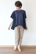 ディニテコリエ(Dignite Collier）後肩タックプリントTシャツ／チャコールグレイ