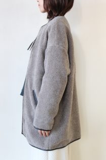 ディニテコリエ(Dignite Collier)ミドル丈ボアジップアップジャケット 