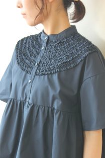 ソーノ（SONO）チビフリルブラウス／ネイビー - 16,500円 | 通販