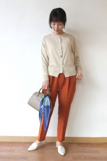 新品❗️TORRAZZO DONNA パールボタンベージュ 五分袖カーディガン 新品❗️TORRAZZO DONNA パールボタンベージュ 五分袖