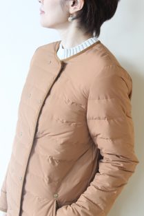 アンキャシェット（Encachette）ダウンロングコート／キャメルベージュ 