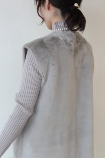 パシオーネ（PASSIONE）リバーシブルファーベスト／グレー - 14,300円