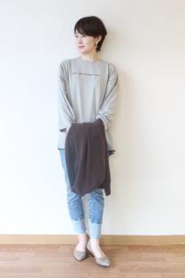 シャンブルドゥシャーム（chambre de charme）ロゴ入りロングTシャツ 