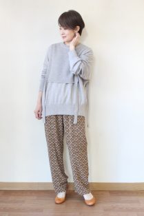 シニヨン（CHIGNON）フラワープリントイージーパンツ／イエロー