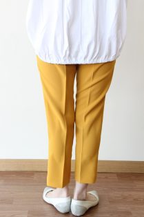 アンナケリー（Anna Kerry）センタープレステーパードパンツ