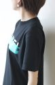 アカウント（ Account in Paris）ペイントロゴＴシャツ／ブラック