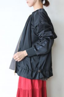 ディニテコリエ（Dignite Collier）グログランギャザーブルゾン