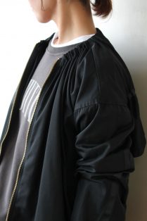 ディニテコリエ（Dignite Collier）グログランギャザーブルゾン