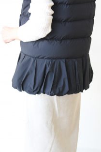 ソーノ（SONO）フェミニティーダウンベスト／ネイビー - 30,800円