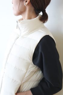 ソーノ（SONO）フェミニティーダウンベスト／ライトベージュ