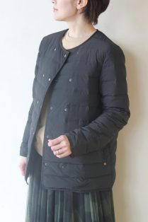 アンキャシェット（Encachette）ダウンショートコート／ブラック