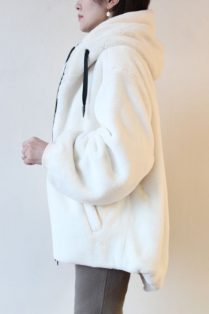 アヤン（ayane）エコファーフーテッドブルゾン／ホワイト