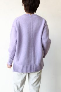 極美品 綺麗色♡ マカフィー ラムカシミヤクルーネックニット 22AW パープル ラムカシミヤ クルーネックプルオーバー（ニット/セーター