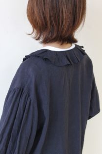 シャンブルドゥシャーム（chambre de charme）フリルネックリネン 