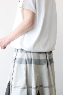 マリードール（MARIED’OR）裾しぼりロゴカットプルオーバー IMG_2513-209x314.jpg