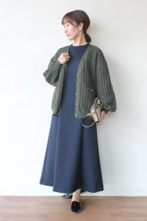 ロージー（ROSIEE)　メタル風ボタンメッシュカーディガン／カーキ IMG_2873-1-209x314.jpg