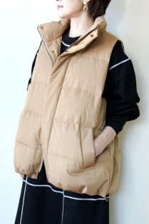 ル・メランジュ(Le Melange)ダウンベスト/キャメル - 21,560円 ル・メランジュ(Le Melange)ダウンベスト/キャメル - 21,560円