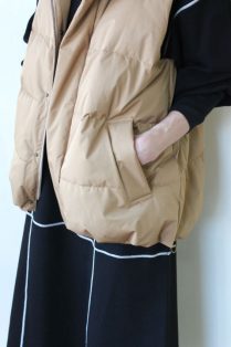 ル・メランジュ(Le Melange)ダウンベスト/キャメル - 21,560円 ル・メランジュ(Le Melange)ダウンベスト/キャメル - 21,560円