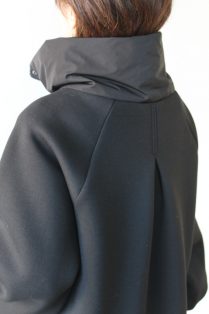 パシオーネ（PASSIONE）ボンディングダウンフードコート