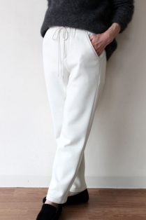 Mさま専用☆新品 PASSIONE ホワイトパンツ 裏起毛　36 Mさま専用☆新品 PASSIONE ホワイトパンツ 裏起毛 36 - メルカリ