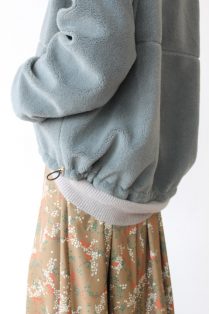 トロア（trois）ボアブルゾン／グレイ×ブラック - 22,330円
