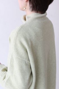 ディニテコリエ(Dignite Collier）タスマニアタートルチュニックニット／サックス ディニテコリエ(Dignite Collier）タスマニアタートルチュニック