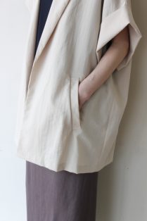 ディニテコリエ(Dignite Collier）ビッグスリーブレスジャケット