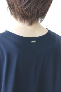 パシオーネ(PASSIONE)前裾スリット入りロゴTシャツ/ネイビー パシオーネ(PASSIONE)前裾スリット入りロゴTシャツ/ネイビー