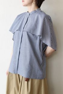 パシオーネ（PASSIONE）ケープデザインバンドカラーブラウス／ブルー×オフ - 10,780円 | 通販 | CREEKS