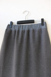 カフネ（CAFUNE）ウールライクタイトスカート／グレー - 11,440円