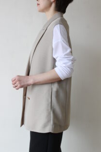 ディニテコリエ(Dignite Collier）ダブルメッシュジレ／ベージュ