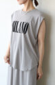 ロージー（ROSIEE）ソフトな風合いフロッキープリントＴシャツ／グレージュ【セットアップ対応可】