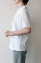 カフネ（CAFUNE）フロッキープリントロゴＴシャツ／アイボリー