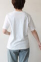 カフネ（CAFUNE）フロッキープリントロゴＴシャツ／アイボリー
