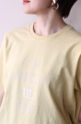 カフネ（CAFUNE）フロッキープリントロゴＴシャツ／イエロー