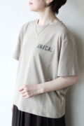 ディニテコリエ(Dignite Collier）AMICALロゴ吸水速乾Tシャツ／ベージュ