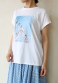 ディニテコリエ(Dignite Collier）フォトプリントTシャツ／オフ