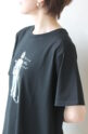 ロージー（ROSIEE）女の子柄プリントＴシャツ／ブラック