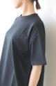 アンナケリー（Anna Kerry）同色星刺繍Ｔシャツ／ブラック