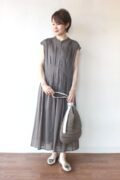ディニテコリエ(Dignite Collier）ウエストタックフレアワンピース／チャコール