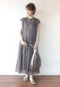 ディニテコリエ(Dignite Collier）ウエストタックフレアワンピース／チャコール