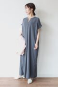 ディニテコリエ(Dignite Collier）スキッパーロングワンピース／チャコール【身長162cm基準丈】