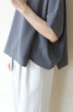 ディニテコリエ(Dignite Collier）切替ワイドプルオーバー／チャコール