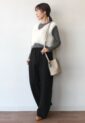 ディニテコリエ(Dignite Collier）フェザーニットベスト／アイボリー
