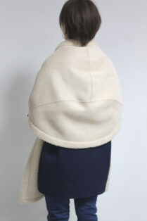 ディニテコリエ(Dignite Collier）ムートン風スヌード／ベージュ